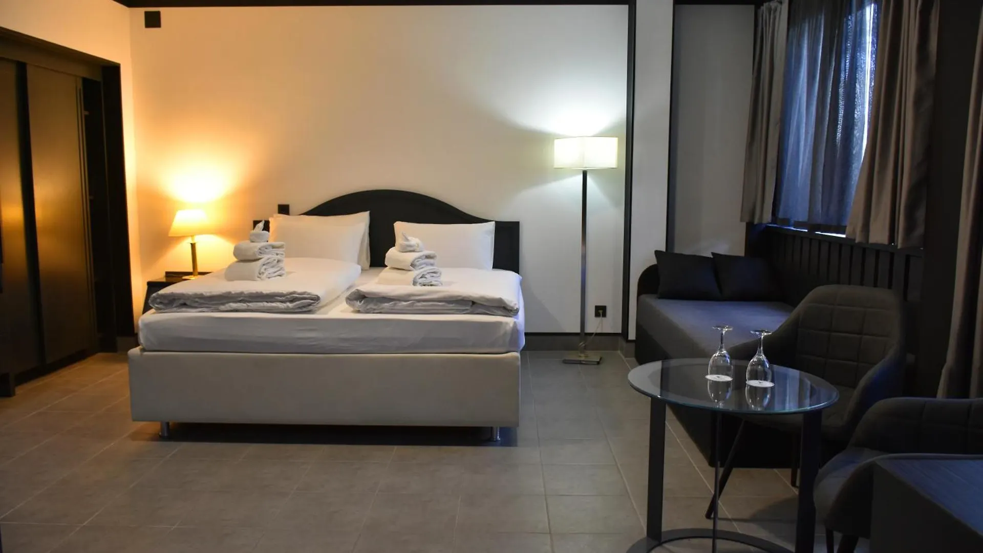 Tibet Hotel Am Airport Duesseldorf-Ratingen 0*, Ratingen